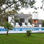بيت للعطل Maslina