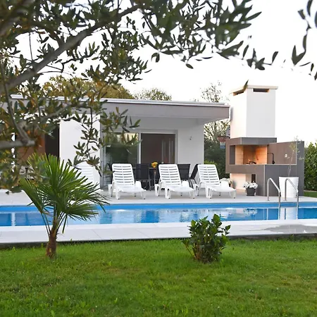 Holiday home Maslina